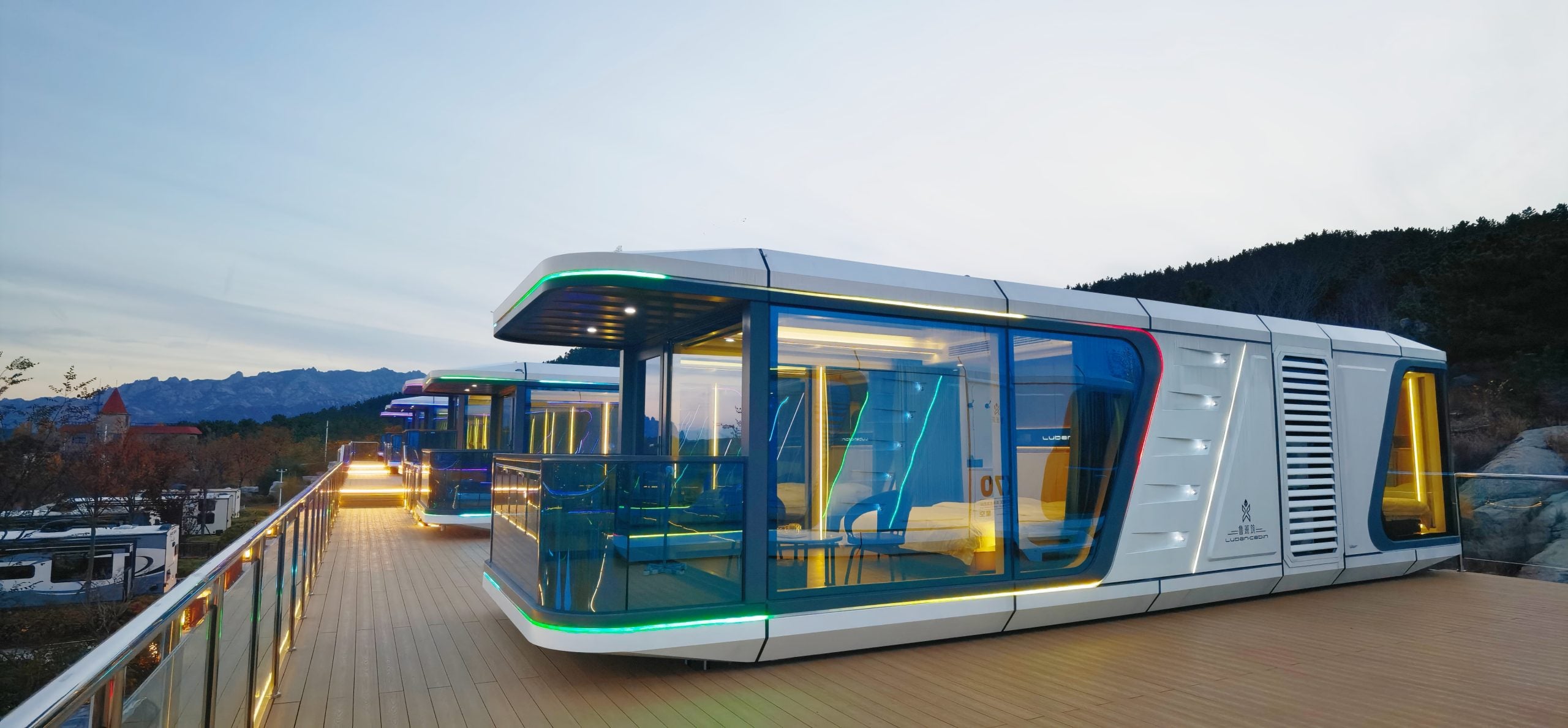 Capsule House: Easy Access to Modern Minimal Living